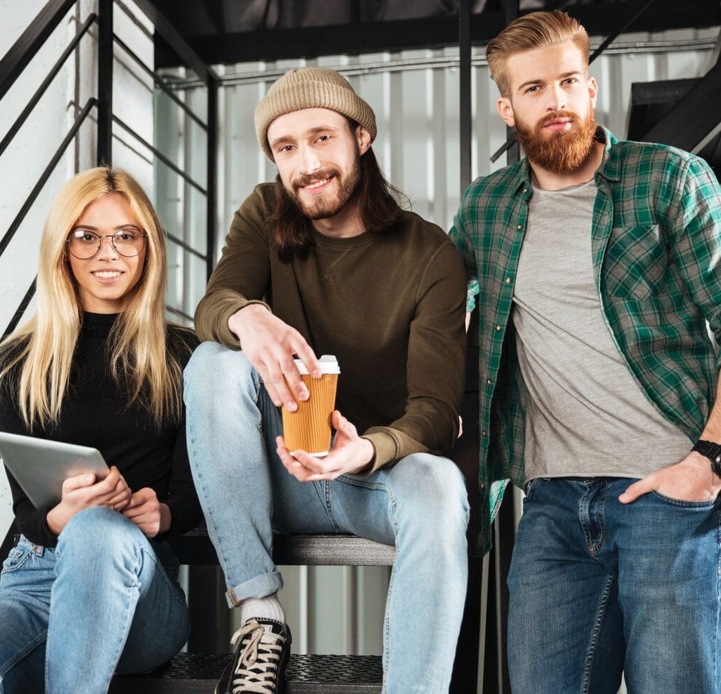 Echipa de specialiști a agenției WebHive, oferind servicii profesionale de creare site-uri web și optimizare SEO în România.